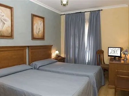 Esmeralda Hotel 2*