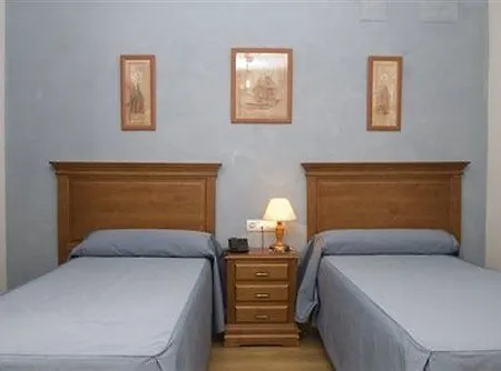 Esmeralda Hotel 2*