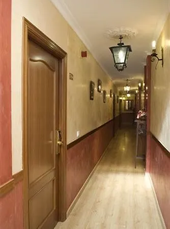 Esmeralda Hotel 2*